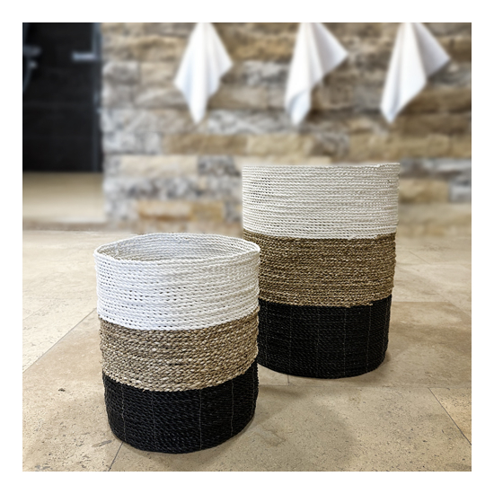 Panier noir blanc et fibres naturelles rayé fait-main